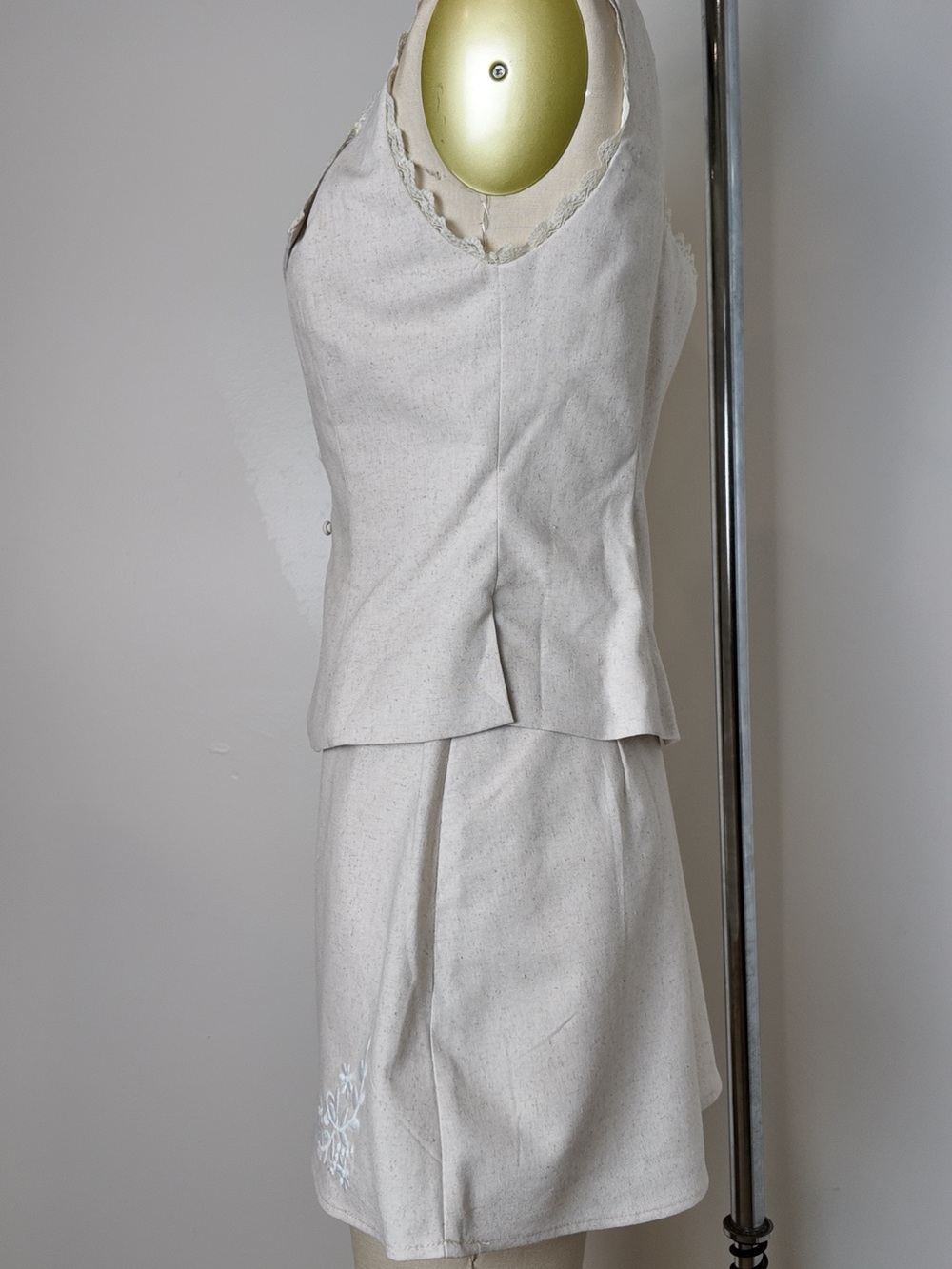 Ivory Embroidered Two-Piece Skirt Set - Picture 3 of 4